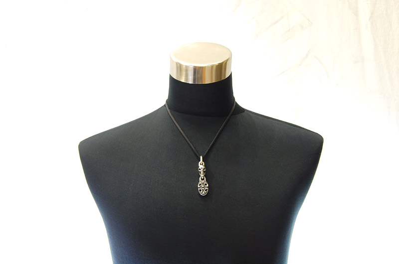 Single Skull With Sculpted Oval Pendant[P-142] / lethrter Necklace (50cm)